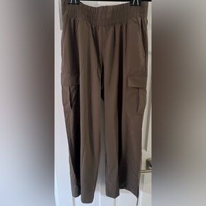 GAP Fit Runaround Cargo Pants
